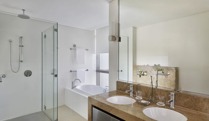 AUHETCI - Two Bedroom Apartment - Bathroom